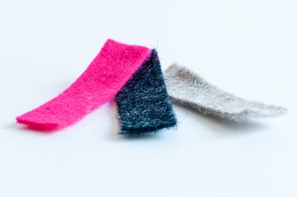 Bild av de färger sittdynan Heather finns tillgänglig i. Lollypop Pink - rosa, Slaty Licorice - mörk grå melerad och Toffee - naturfärgad.